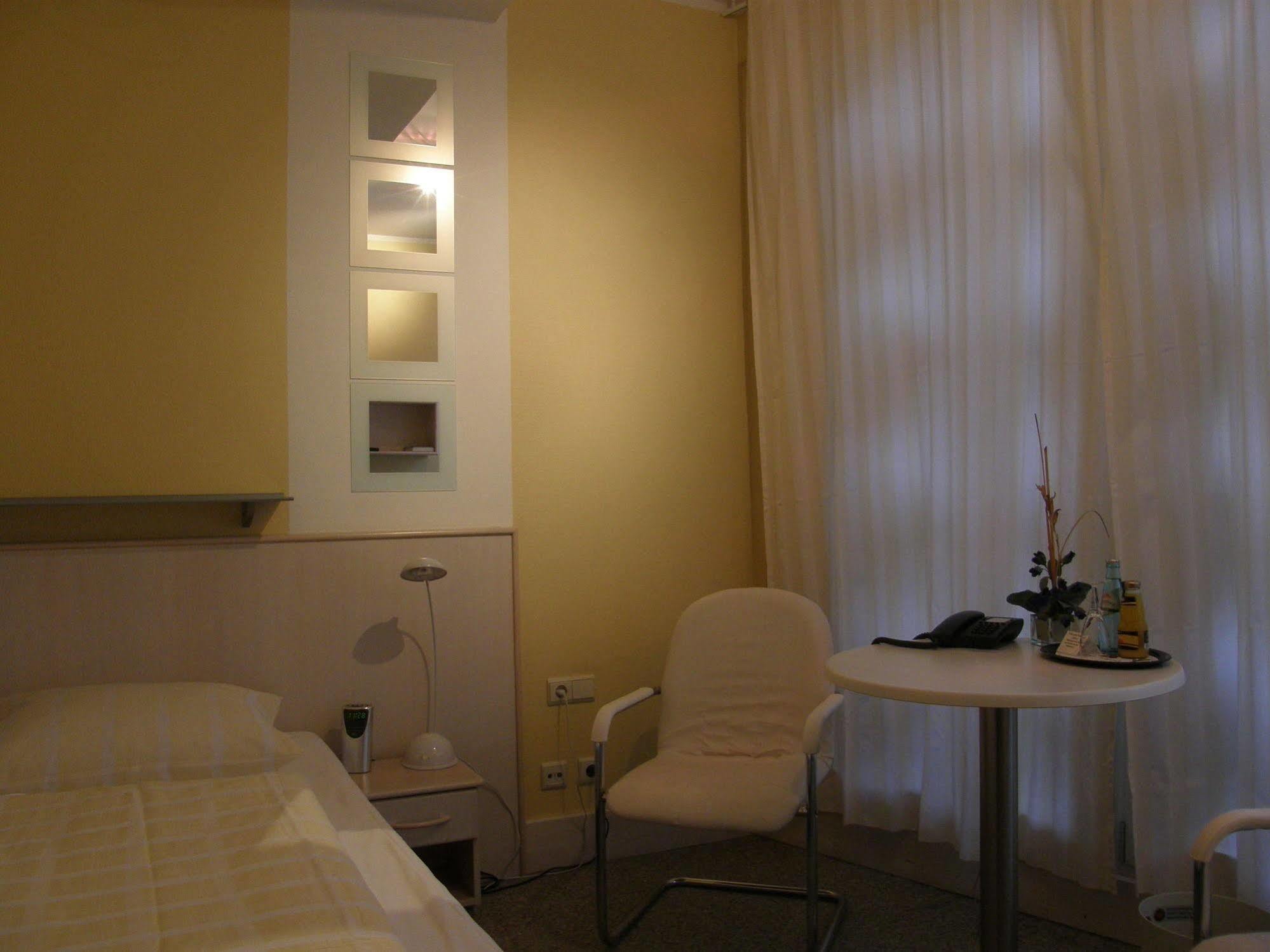 Jugendgaestehaus St.-Michaels-Heim เบอร์ลิน ภายนอก รูปภาพ