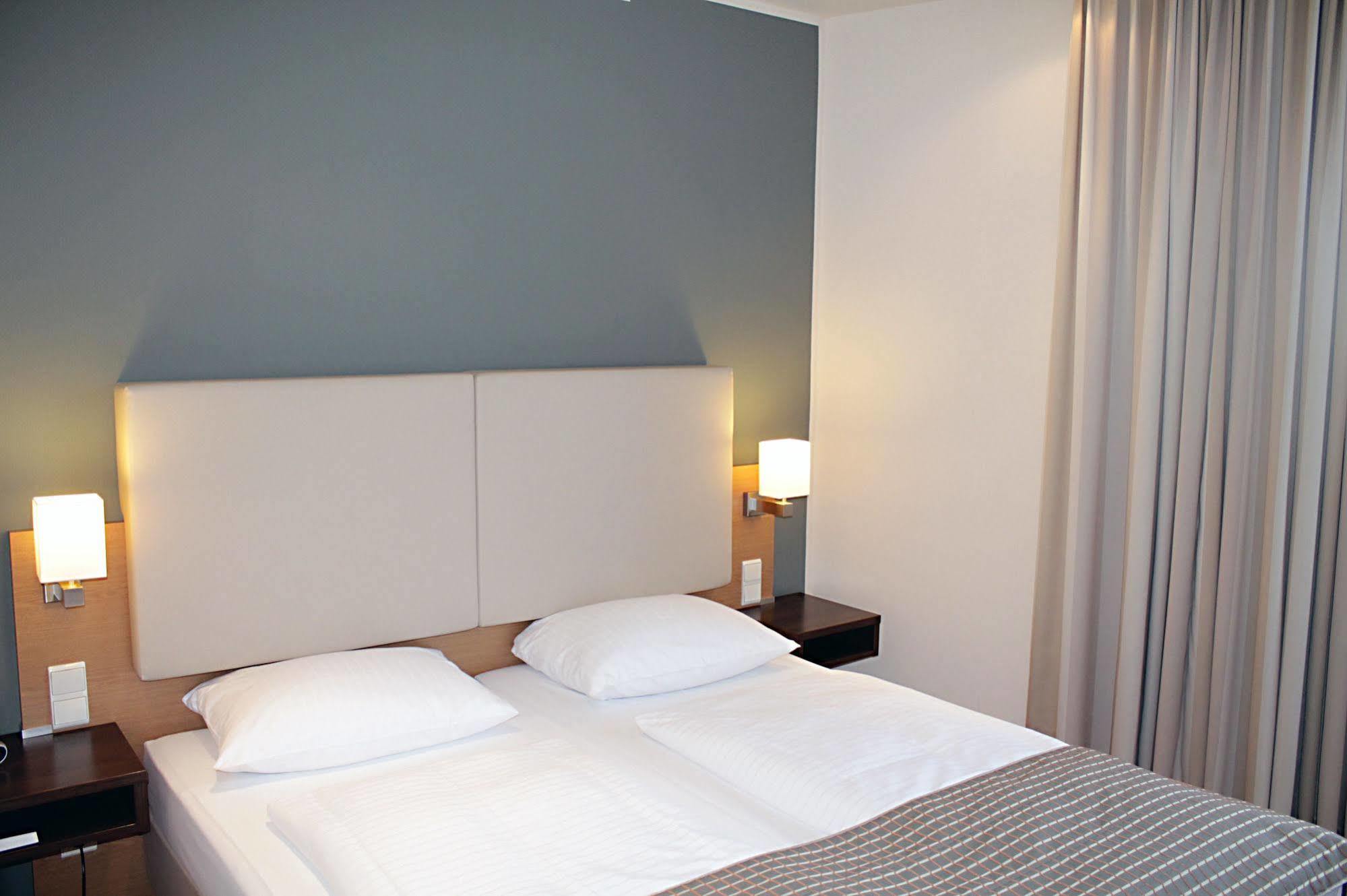 Jugendgaestehaus St.-Michaels-Heim เบอร์ลิน ภายนอก รูปภาพ